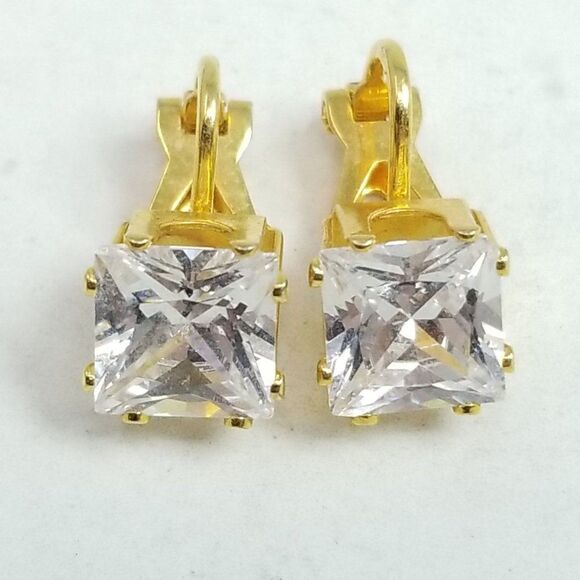 Vintage Square Cut Rhinestone Clip On Earrings, Gold Tone Setting, Small Classic - Picture 5 of 5